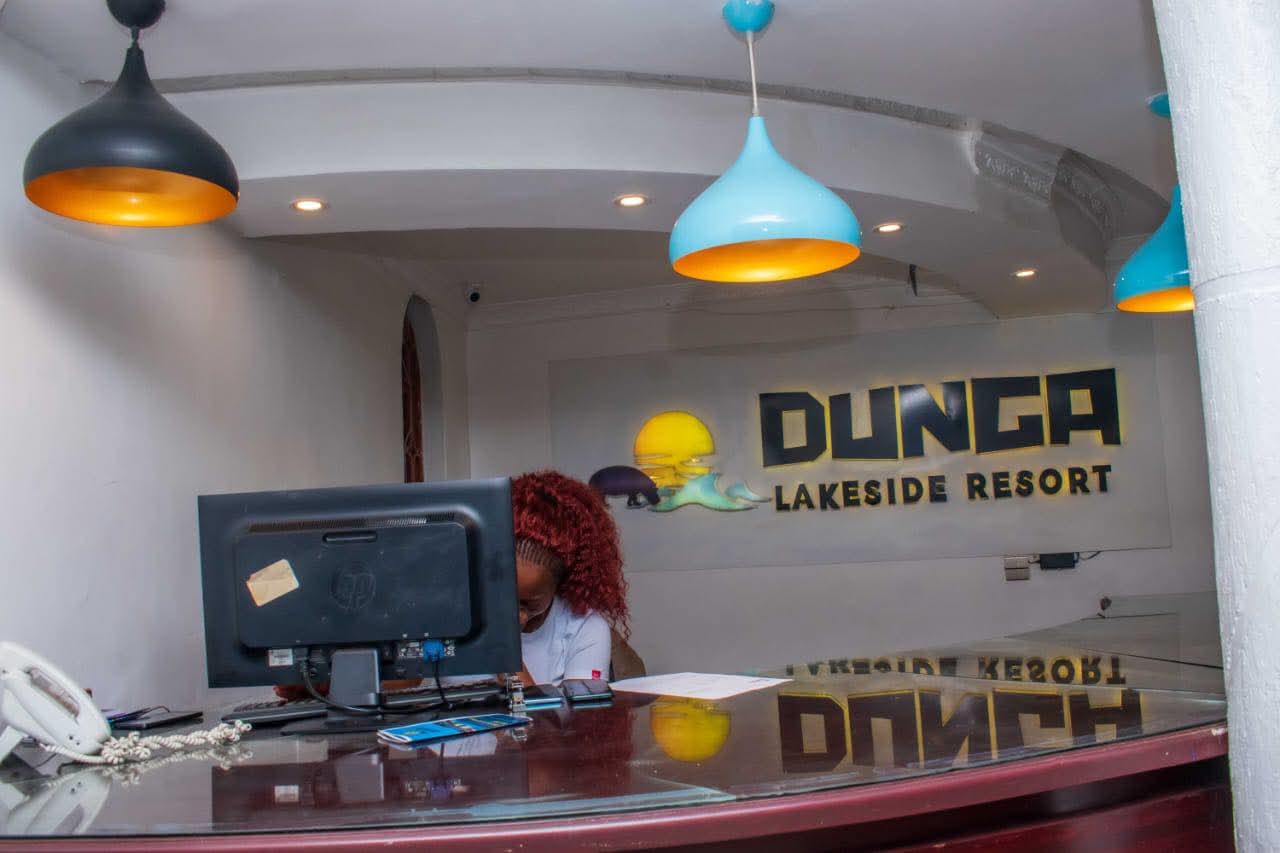 Dunga Lakeside Resort — pool and gardens